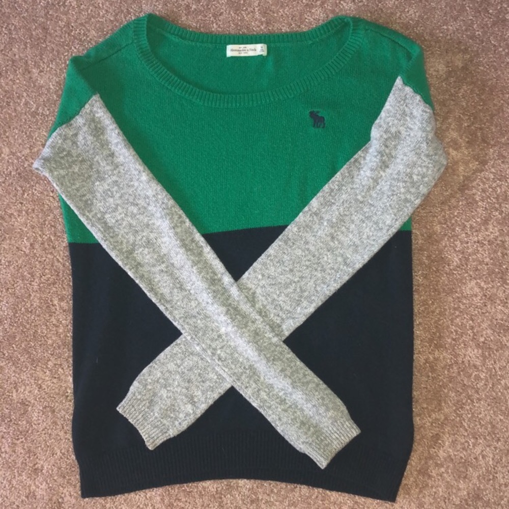 Abercrombie and Fitch knit sweater Medium